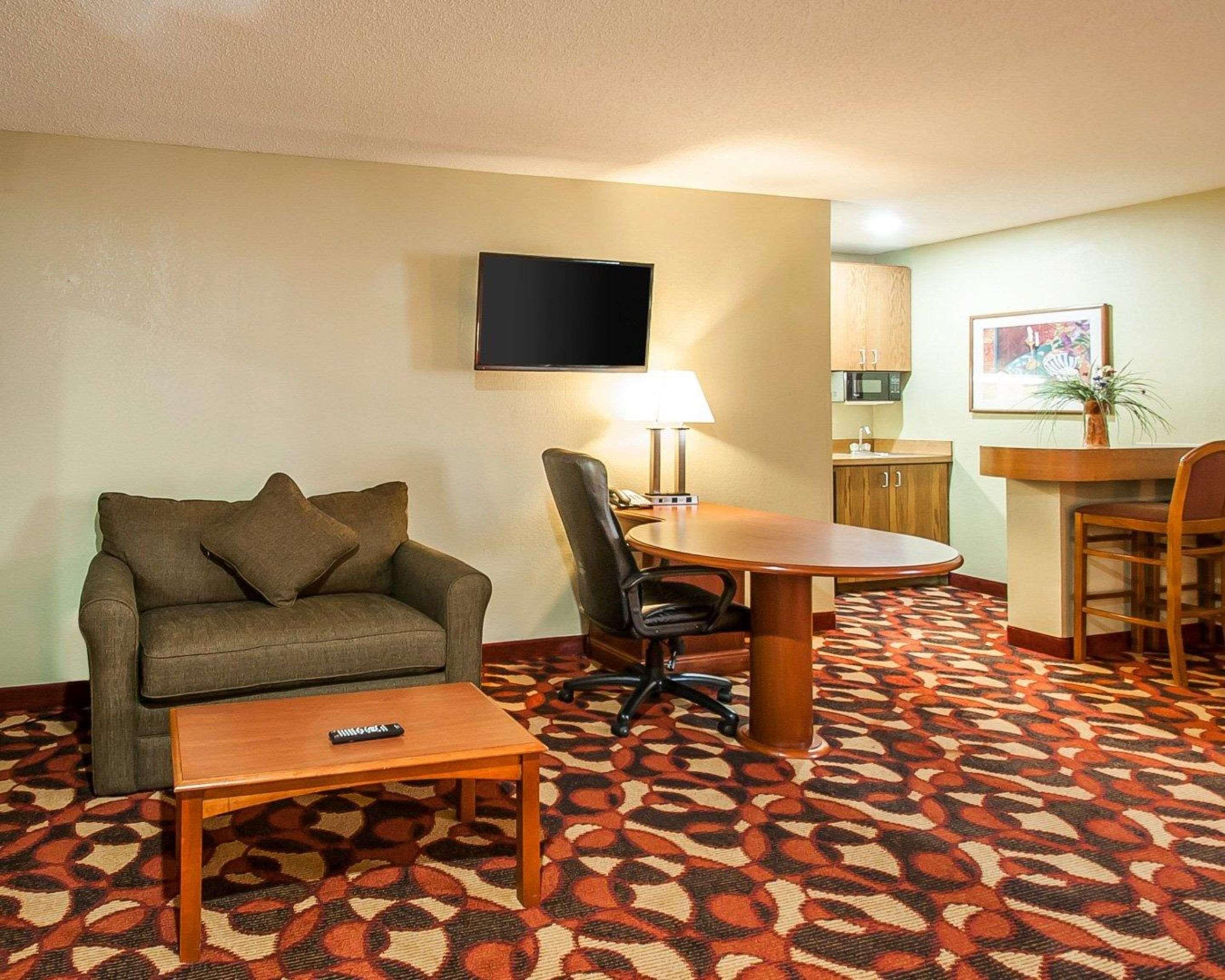 Quality Inn & Suites Kansas City I-435N Near Sports Complex Luaran gambar